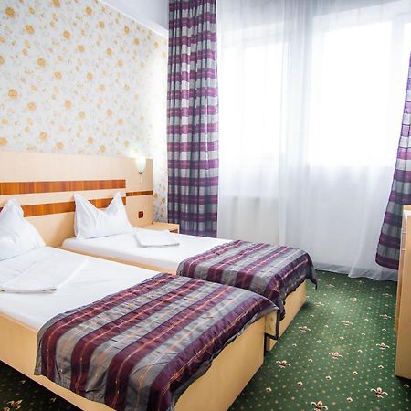 Hotel Turist Pucioasa 外观 照片