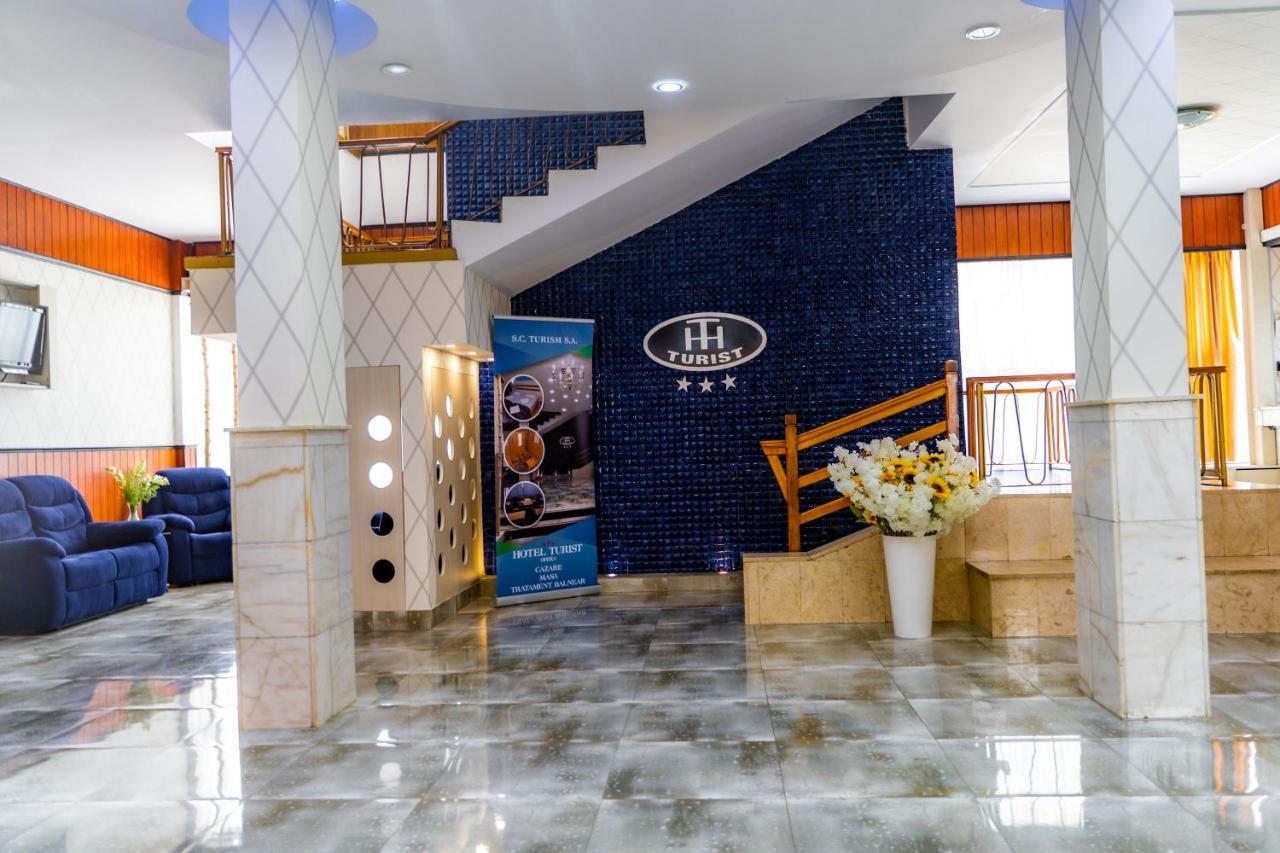 Hotel Turist Pucioasa 外观 照片