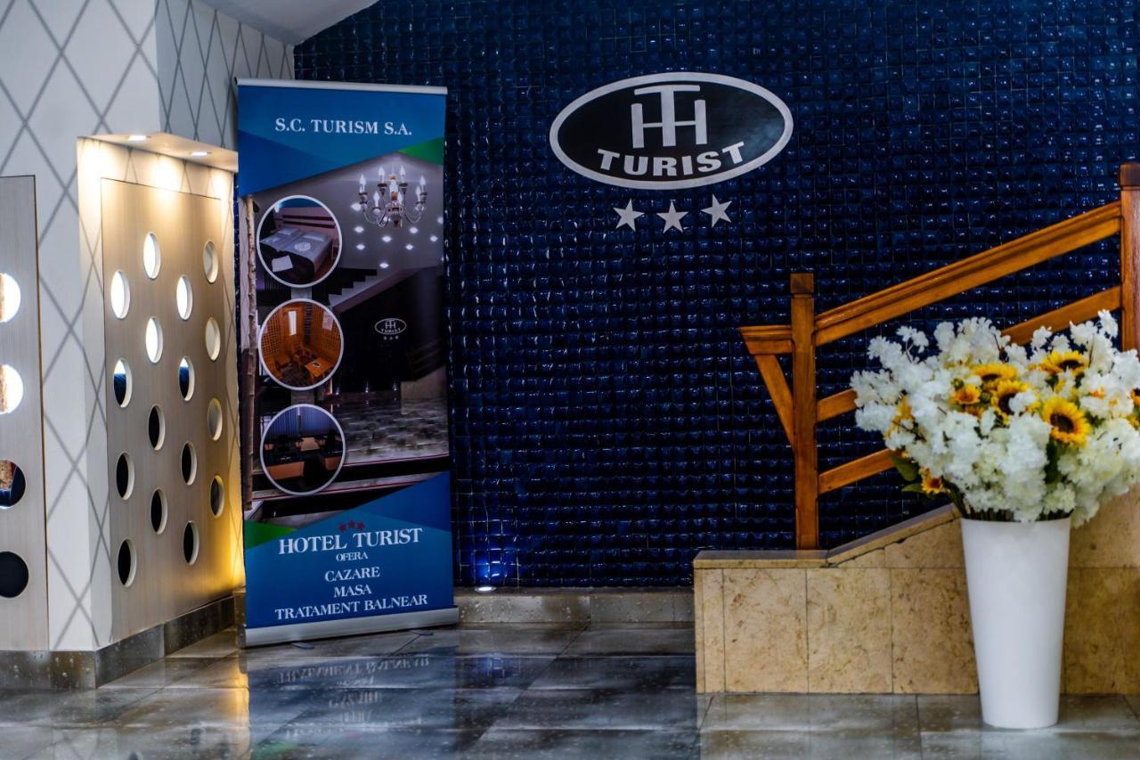 Hotel Turist Pucioasa 外观 照片