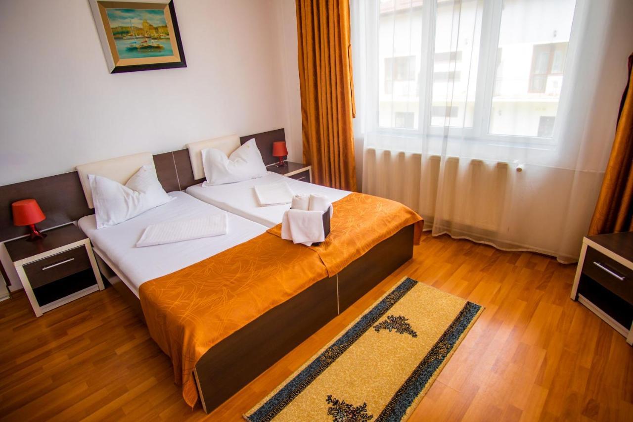 Hotel Turist Pucioasa 外观 照片