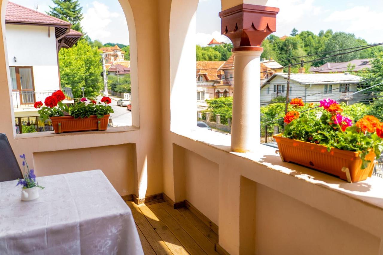 Hotel Turist Pucioasa 外观 照片