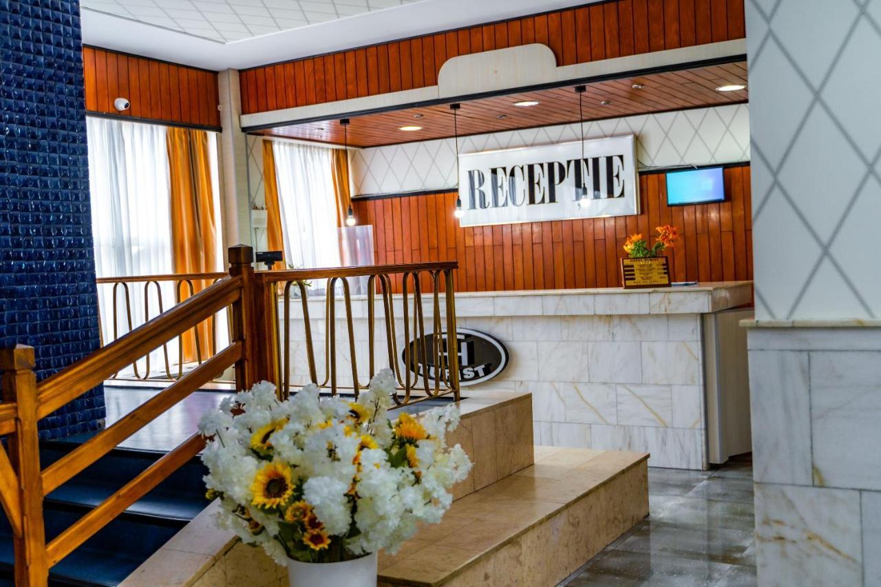 Hotel Turist Pucioasa 外观 照片
