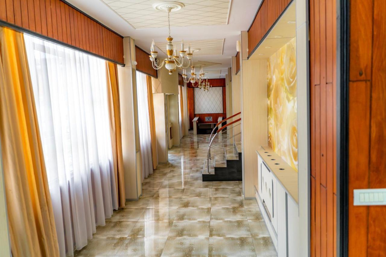 Hotel Turist Pucioasa 外观 照片
