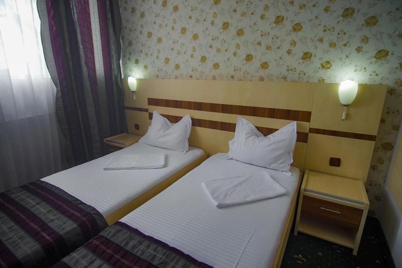 Hotel Turist Pucioasa 外观 照片