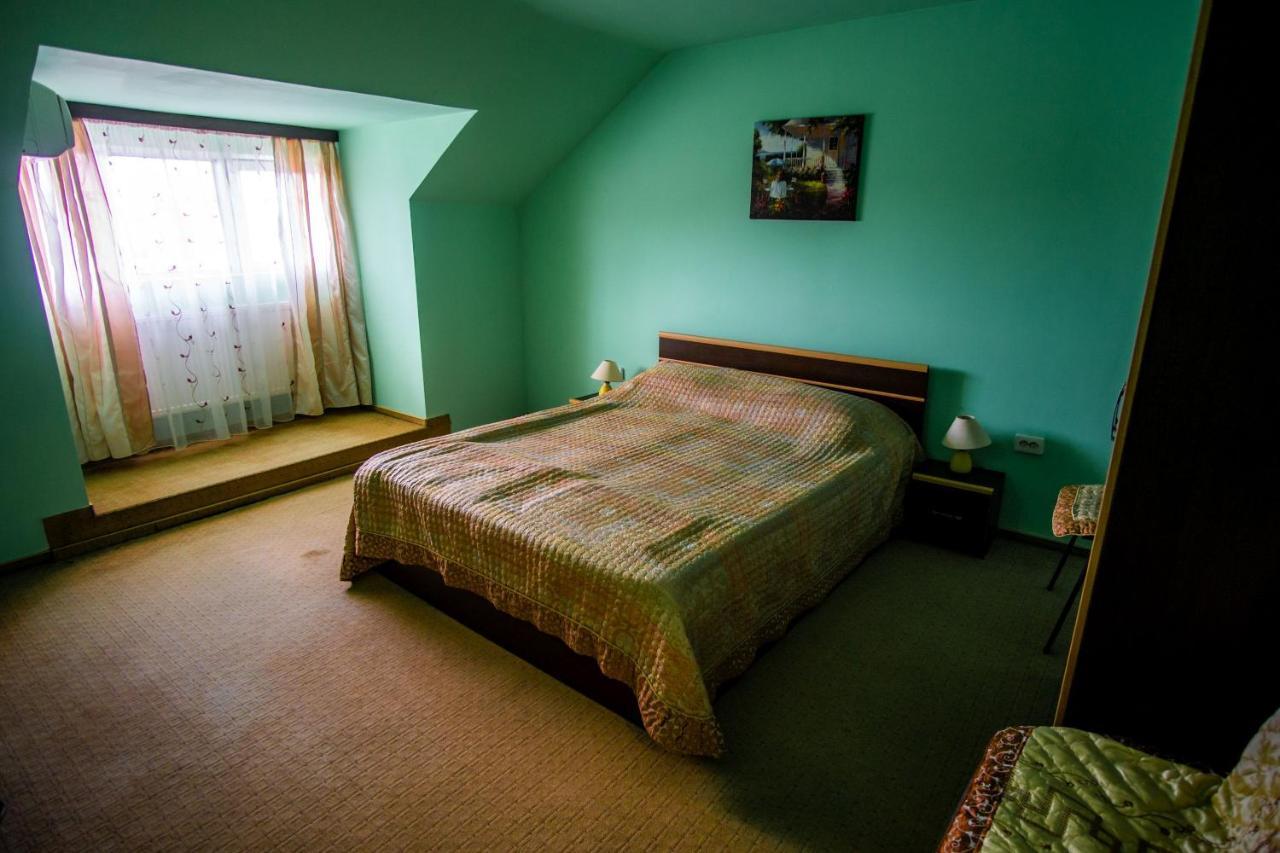 Hotel Turist Pucioasa 外观 照片
