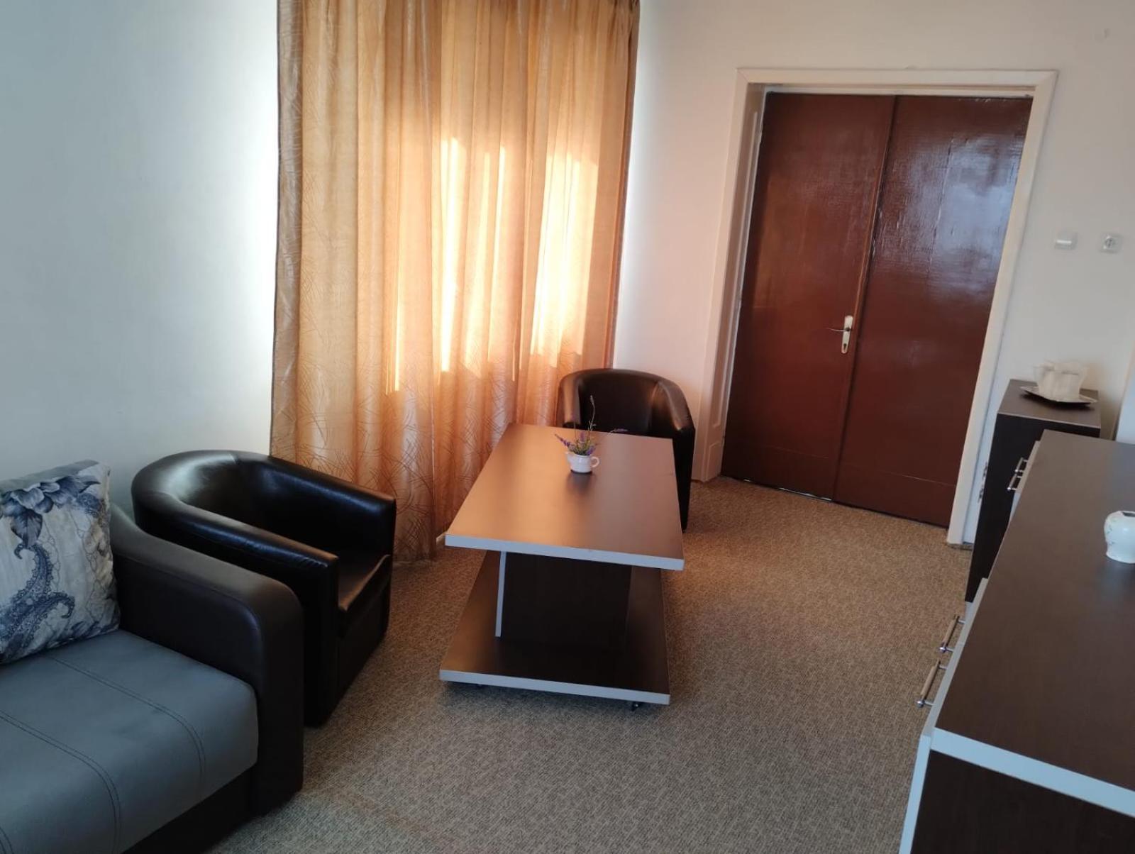 Hotel Turist Pucioasa 外观 照片