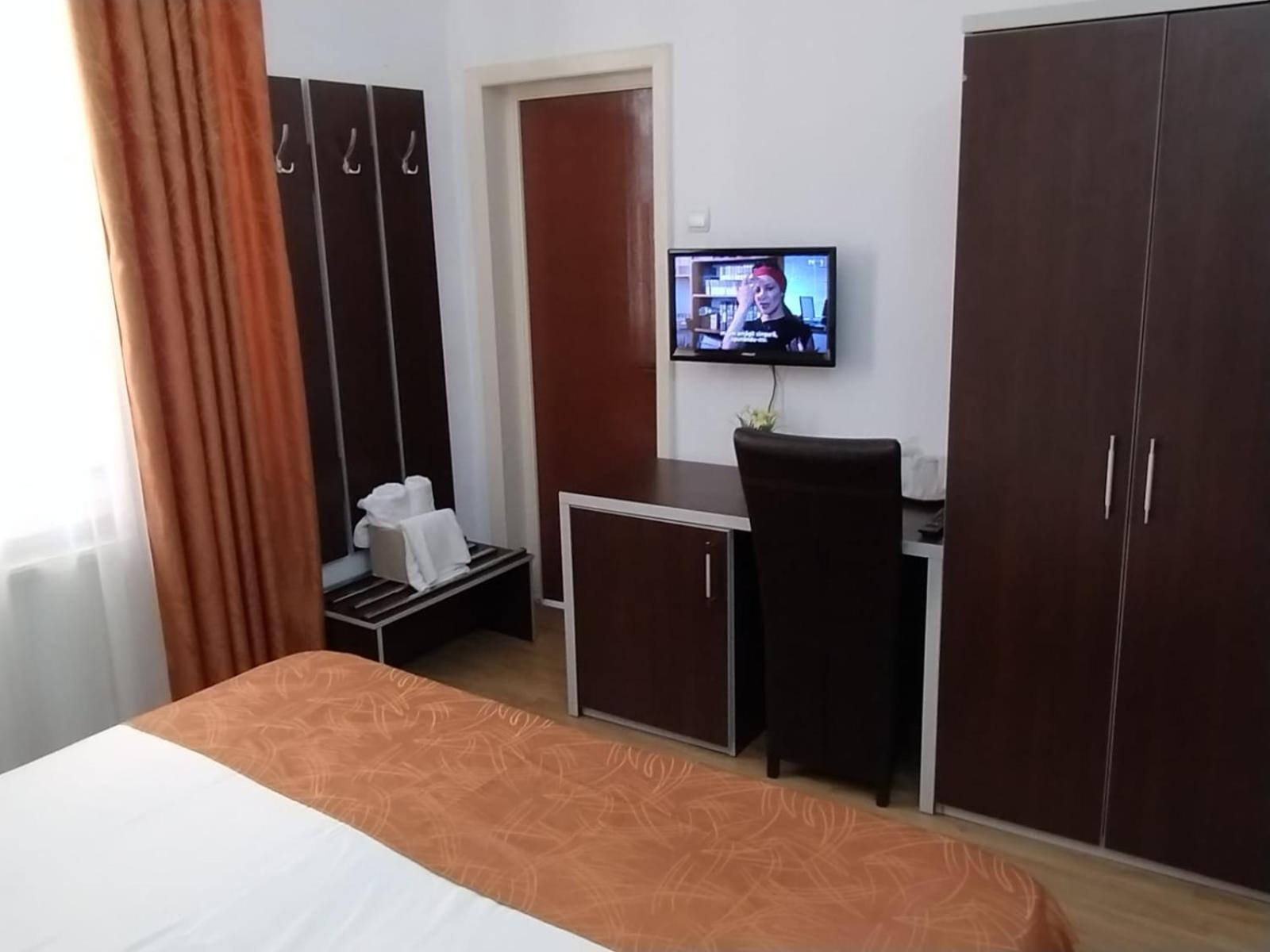 Hotel Turist Pucioasa 外观 照片
